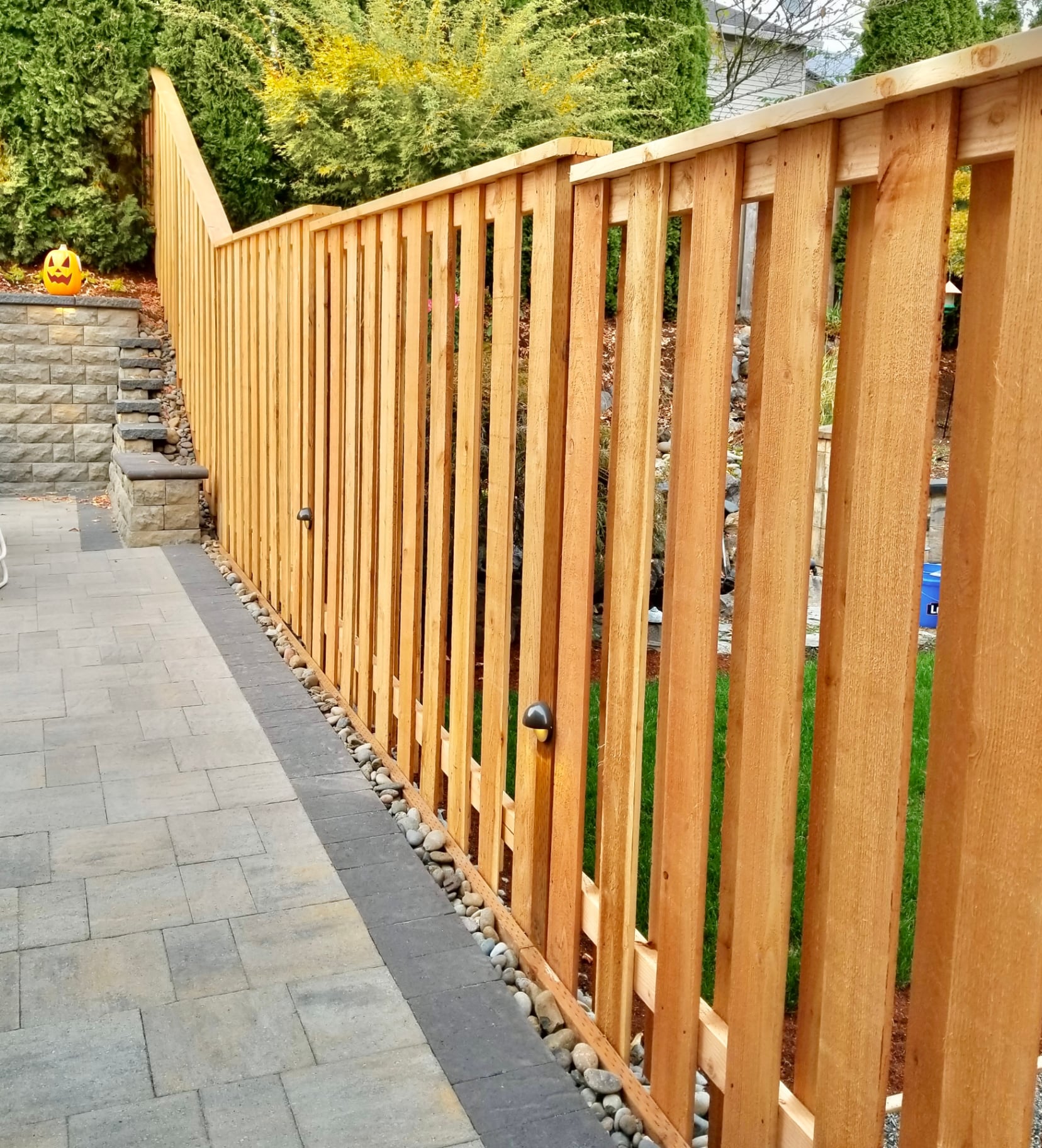 West Linn · Cedar Picket with Stone Walkway