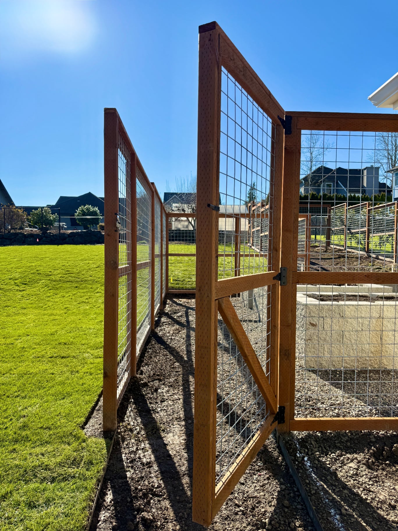 Camas · Cedar & Hog Wire Gate Detail